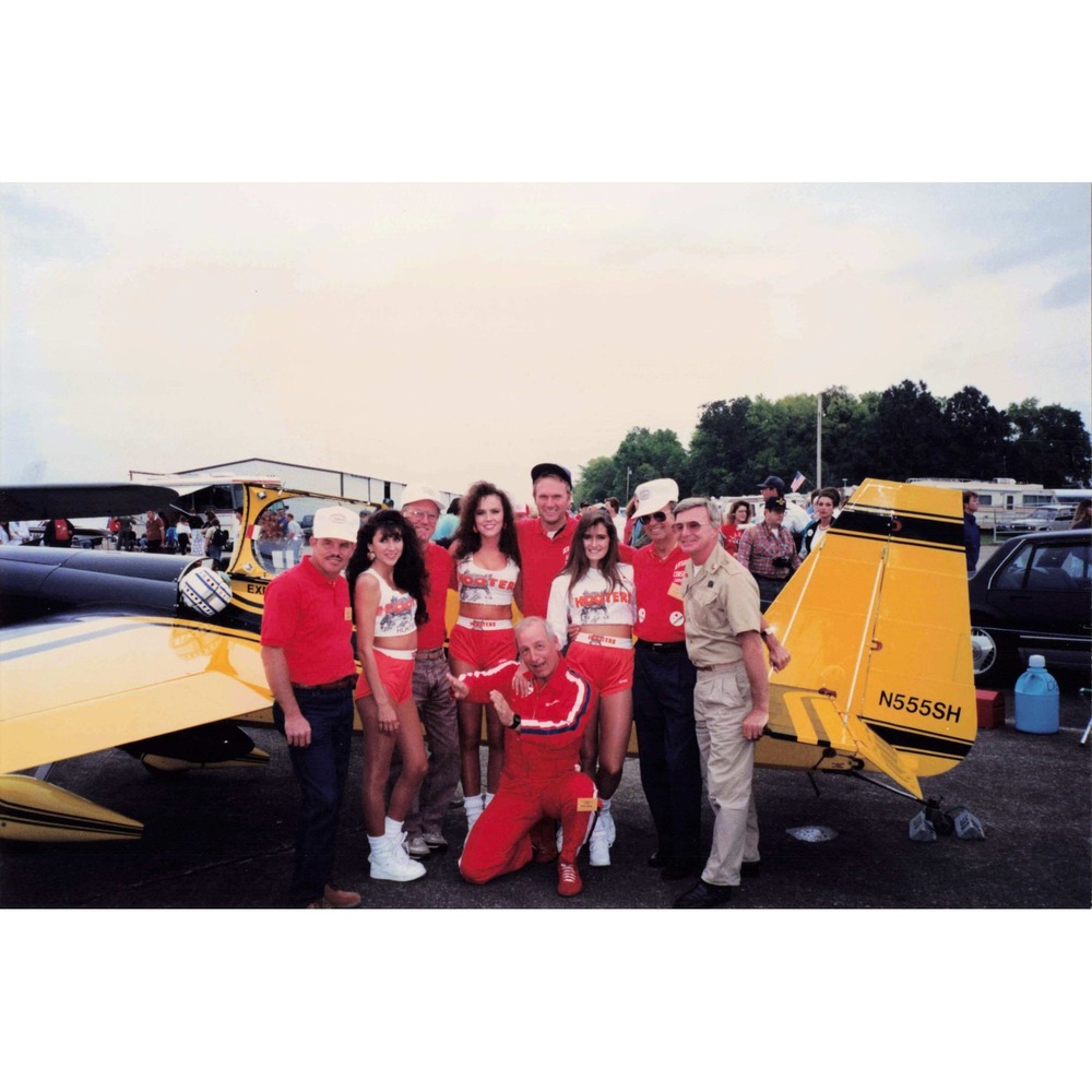 Vtg 1990s Hooters Girls Aviation Airshow Color Photo Kodak Royal - Picture 1 of 2